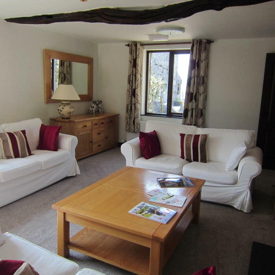 Scar Close Farmhouse Hotel Settle Exterior photo